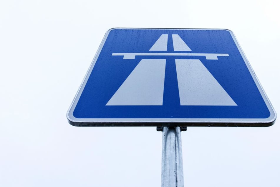 Unfall A2: Nach Brand eines Schwertransporters: Sperrung auf A2 ist aufgehoben