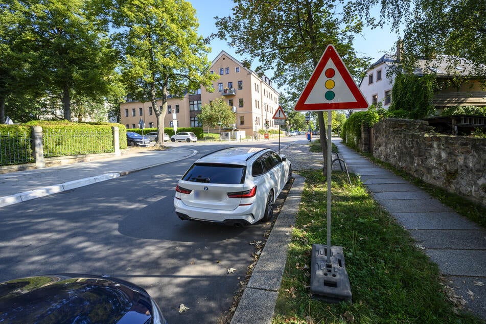 Eine mobile Ampel wurde am Mittwoch an der Kreuzung errichtet.