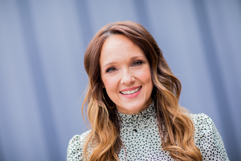 Carolin Kebekus (41) im Sommer 2020 bei einem Fototermin.