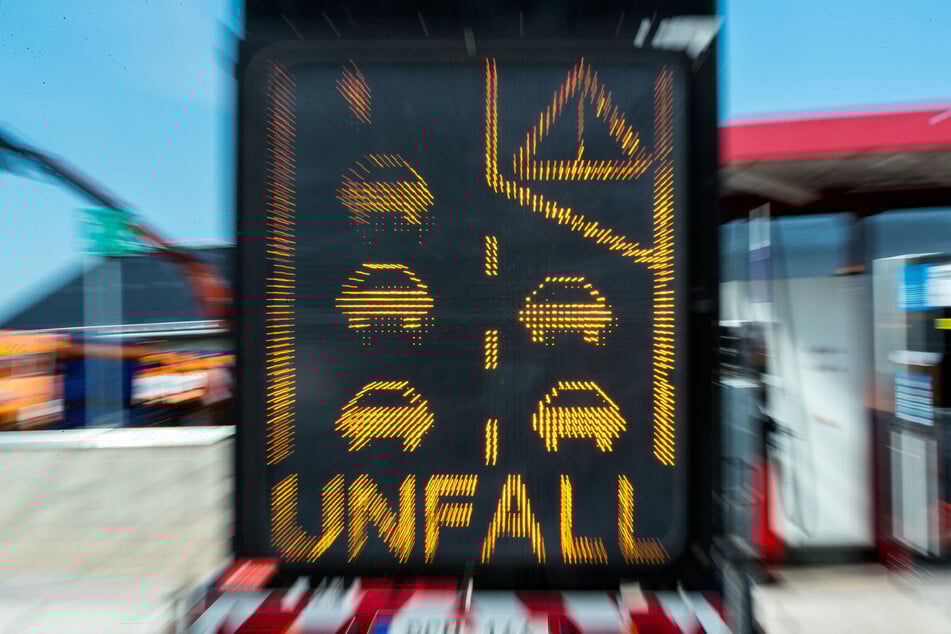 Am Freitag staute es sich auf der A10 nach einem Unfall. (Symbolfoto)