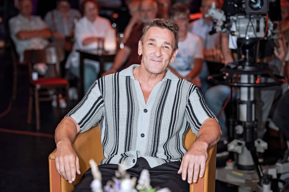 Hat immer einen flotten Spruch auf Lager: Schauspieler und Musiker Mark Keller (61) war am Freitag zu Gast im MDR-"Riverboat".