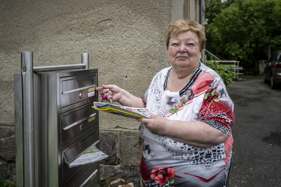 Anwohnerin Karin Günther (74) sorgt sich bei Evakuierungen um kranke Nachbarn. "Ich selbst gehe dann bummeln."