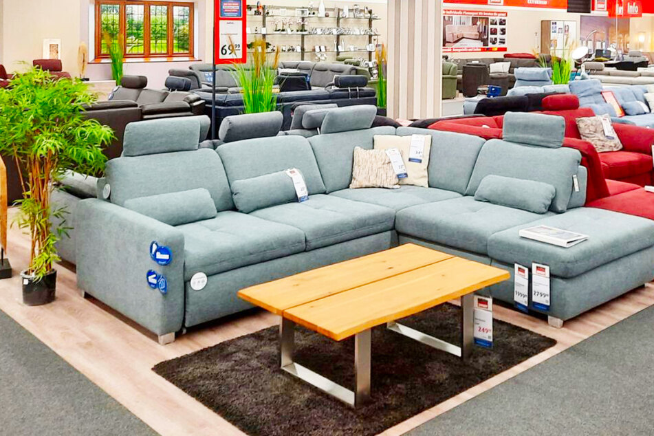 Bei ROLLER gibt's am Sonntag (14.4.) die Lieferung für jede Bestellung ab 750 Euro Warenwert kostenlos.