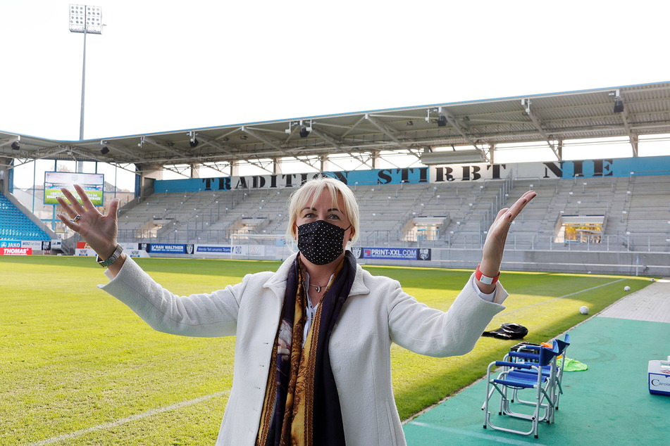 Die CFC-Vorstandsvorsitzende Romy Polster zeig es an: "Was soll man derzeit machen?" Sie wünscht sich, dass zumindest die Hinrunde der Regionalliga beendet werden kann.