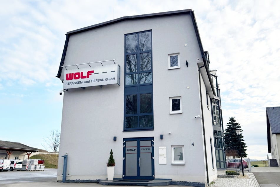 Die Wolf Straßen- und Tiefbau GmbH könnte Dein neuer Arbeitgeber sein.