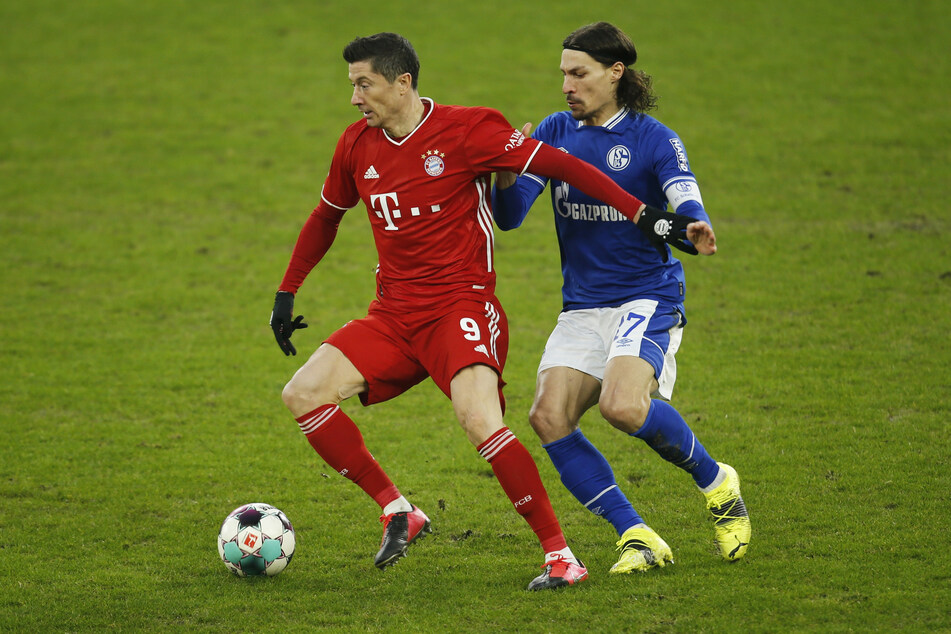 Robert Lewandowski (32, l.) ist die laufende Lebensversicherung des FC Bayern München und scheint geradezu unaufhaltsam.