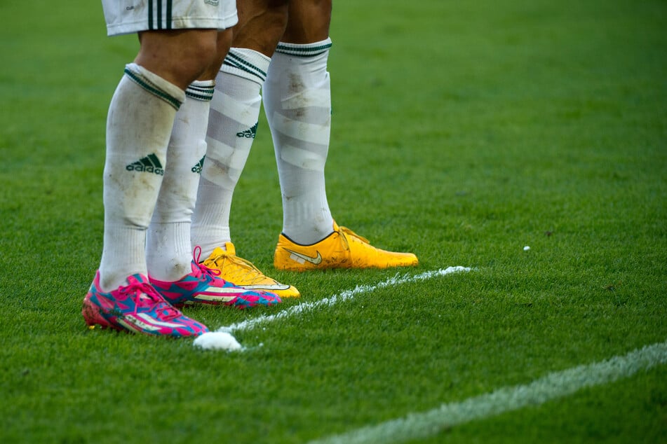 In der Bundesliga kam das Freistoßspray erstmals am 18. Oktober 2014 zum Einsatz.