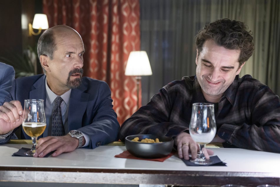 Bernd Stromberg und Ulf lassen sich das Bierchen schmecken.