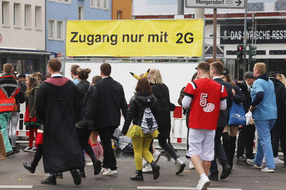 Beim Karnevalsauftakt in Köln galt die 2G-Regel bereits.