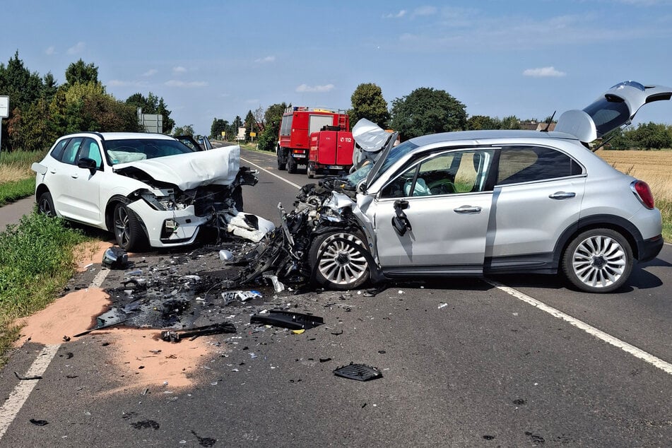 Bei Dodendorf sind am Samstag zwei Kleinwagen kollidiert.
