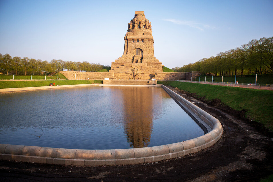 Mitten vor dem Völkerschlachtdenkmal steigt das Konzert.