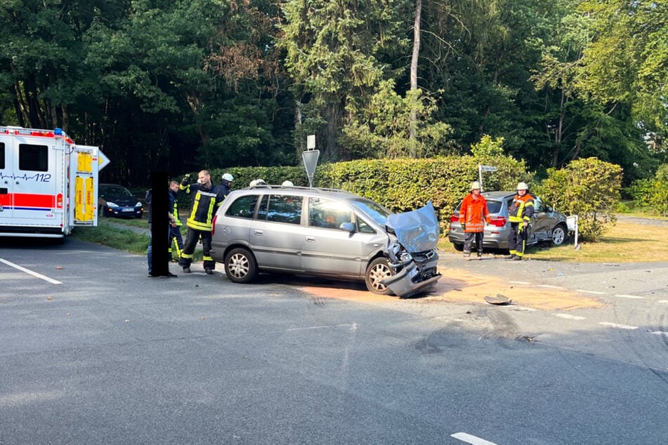 Bei einem Unfall in Bockel (Landkreis Rotenburg) sind am Samstagvormittag fünf Menschen verletzt worden.