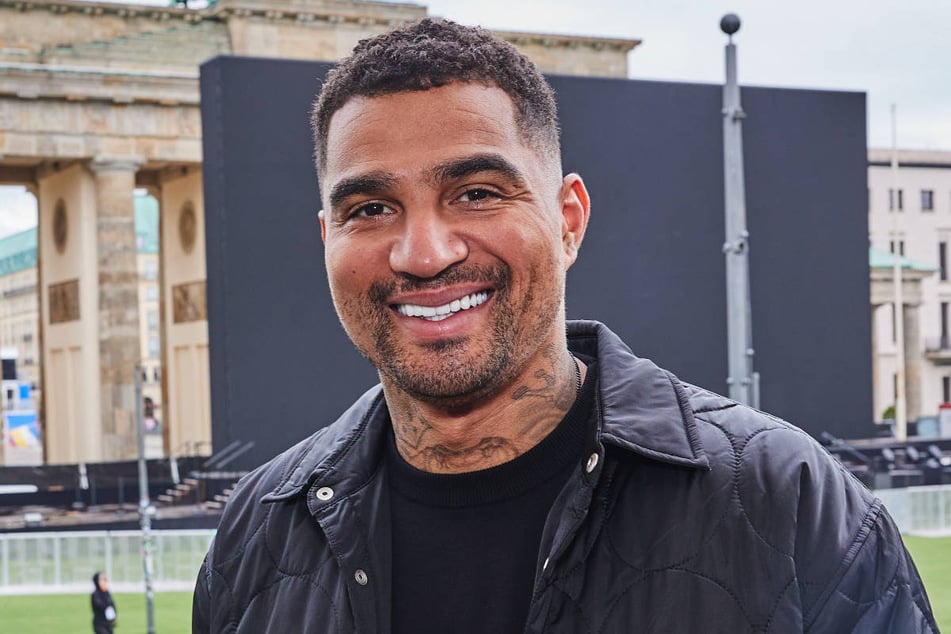 Sein Ex-Klub findet das wohl nicht zum Lachen: Kevin-Prince Boateng (38) hat Hertha-Talent Maik Afri Akumu an den 1. FC Köln vermittelt.