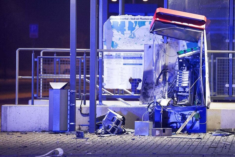 Unter anderem der Ticketautomat in Burgstädt musste dran glauben.