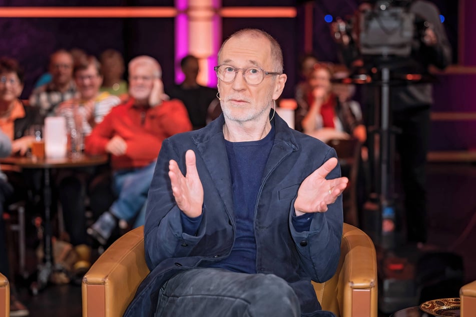 Peter Lohmeyer (63) nahm am Freitag auf einem der Talksessel im "Riverboat" Platz und plauderte aus dem Nähkästchen.