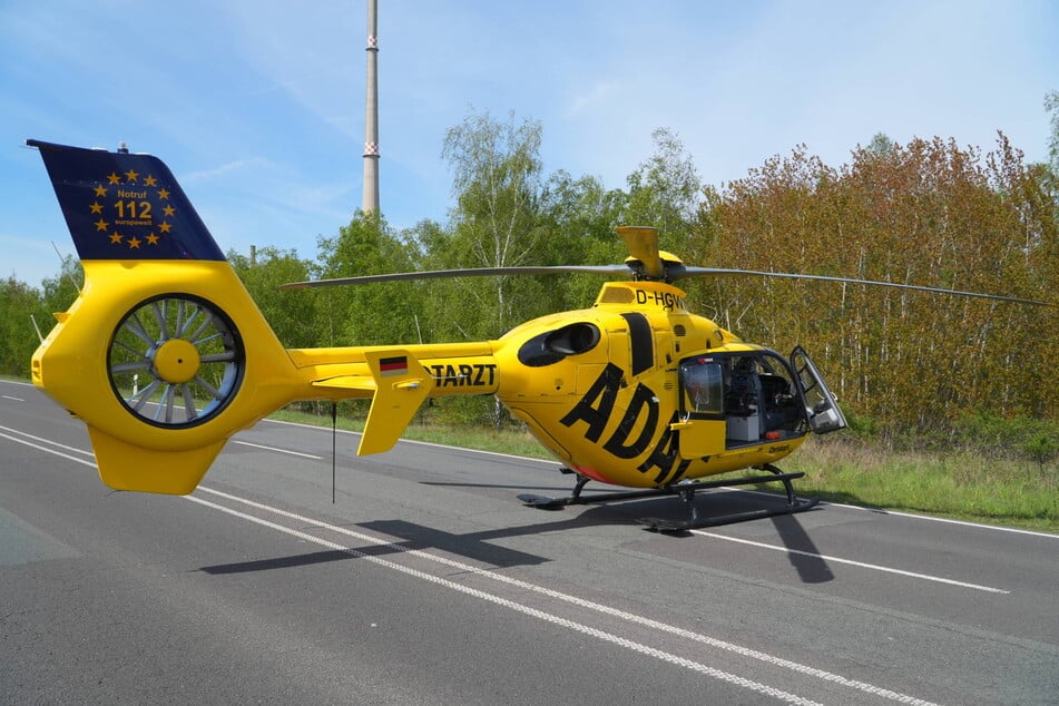 Auch ein Rettungshubschrauber rückte an.