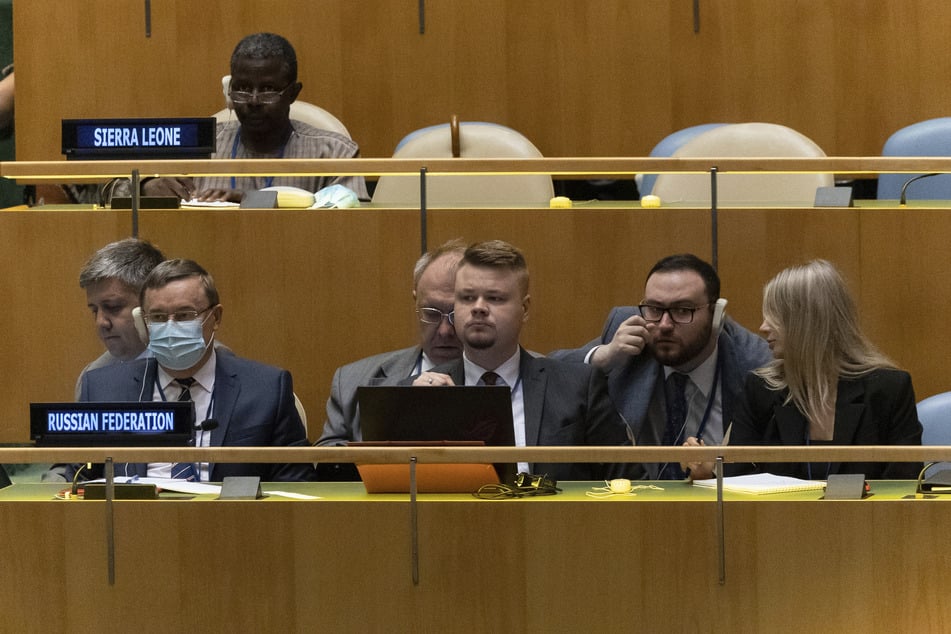 Russische Delegierte nehmen an der Konferenz zur Überprüfung des Atomwaffensperrvertrags (NVV) 2022 auf der Generalversammlung der Vereinten Nationen teil.