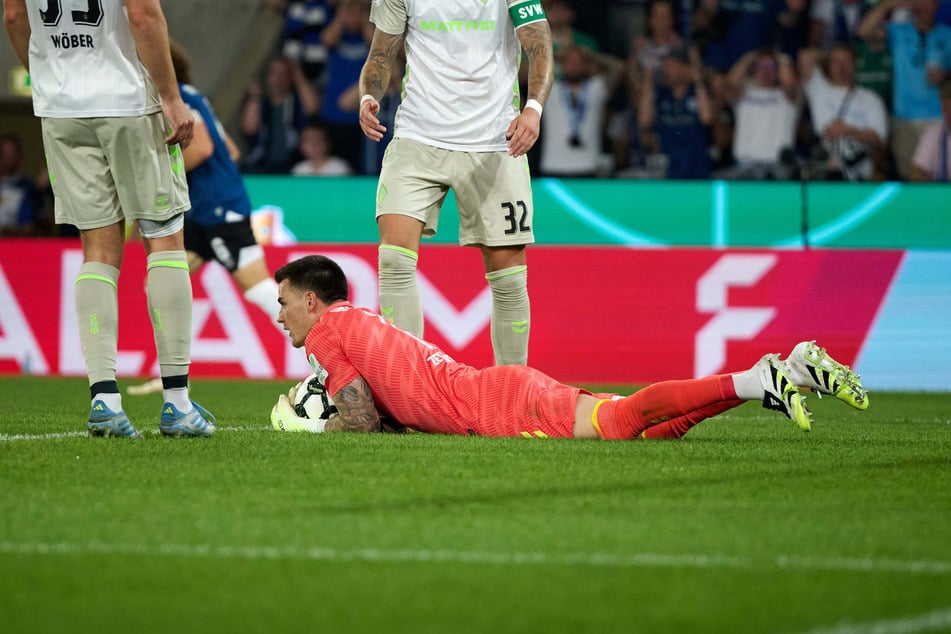 Nach zehn Jahren an der Weser würde er bei Eintracht Frankfurt womöglich in der Champions League halten können.