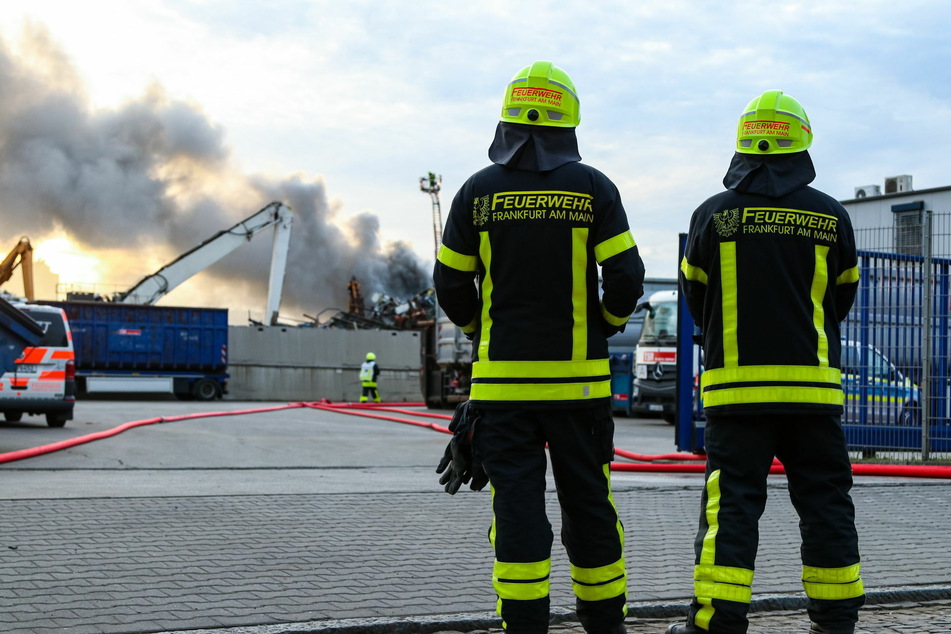 Die Feuerwehr befand sich mit über 140 Einsatzkräften vor Ort, um den Flammen Herr zu werden.