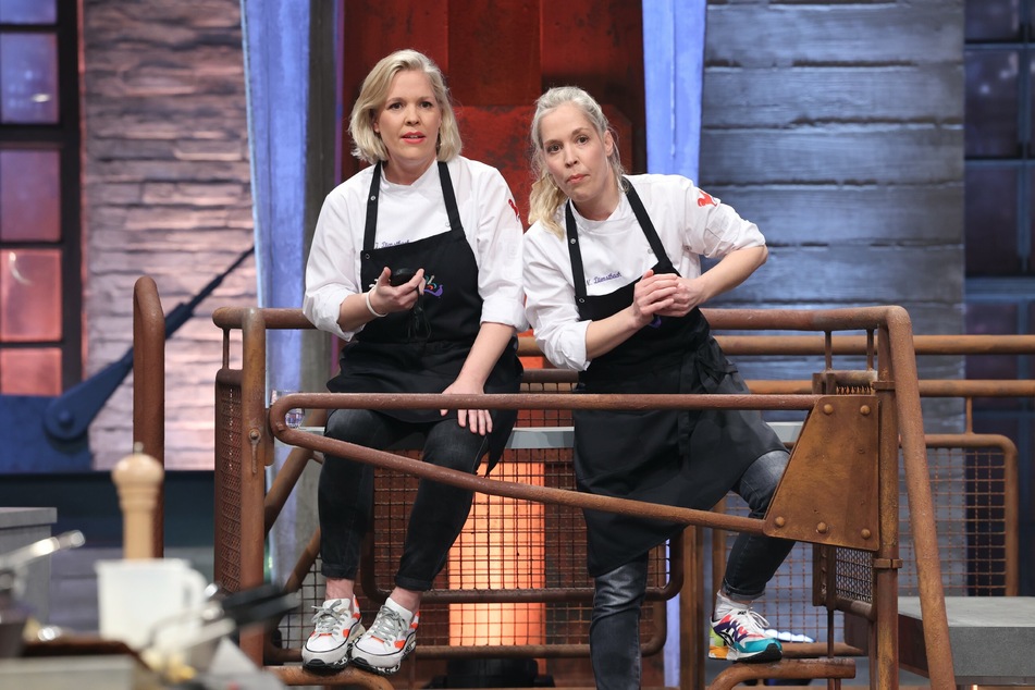 Die Zwillingsschwestern Nathalie und Jennifer Dienstbach (39) treten zum Staffelfinale bei "Grill den Henssler" als Koch-Coaches in Erscheinung.