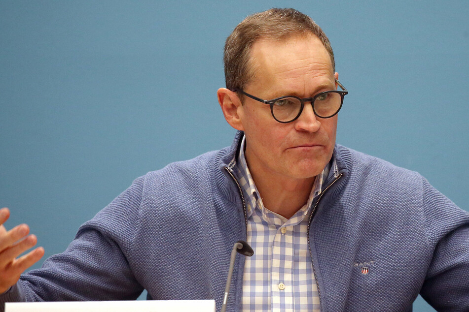 Michael Müller (SPD), Regierender Bürgermeister, beantwortet auf einer Pressekonferenz Fragen von Journalisten.