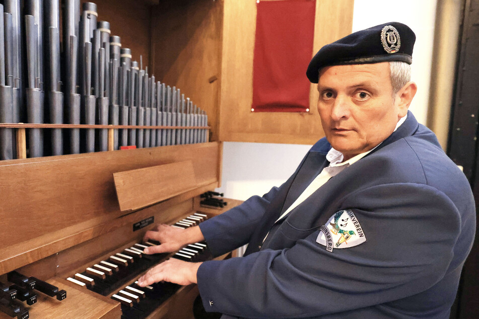 Lehrer Jürgen Poggel (55) aus dem Sauerland landete mit seiner Orgel-Version von "Layla" einen unverhofften Internet-Hit.