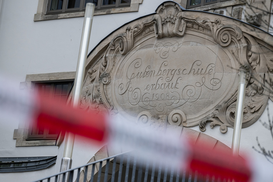 Bereits Ende Januar hatte eine Drohmail für einen Polizeieinsatz am Erfurter Gutenberg-Gymnasium gesorgt. (Archivbild)