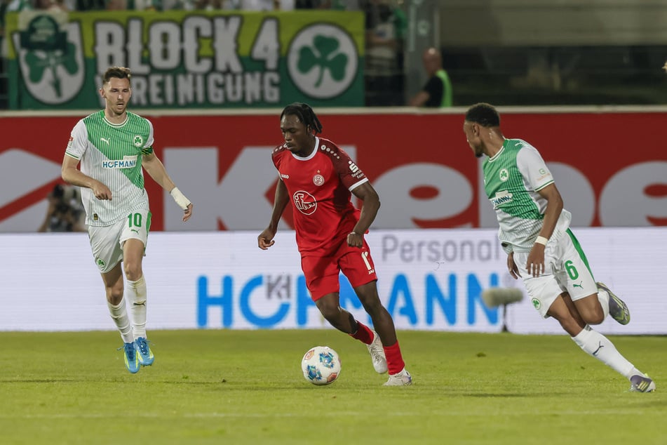 Dickson Abiama (27, M.) rannte in der Relegation gegen Fürth erfolglos an, startet jetzt mit RWE einen neuen Angriff Richtung 2. Liga.