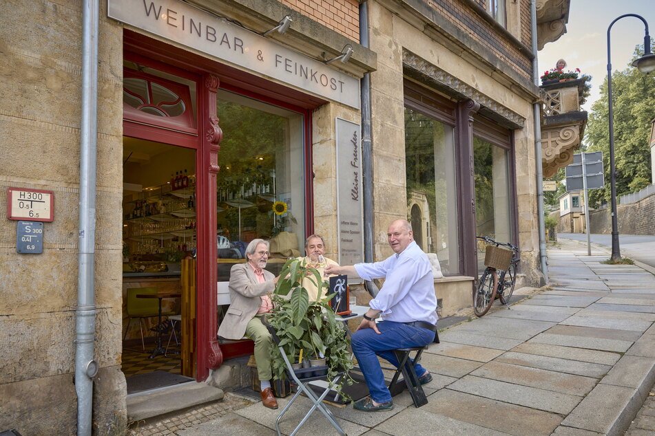 Die "Weinbar &amp; Feinkost - Kleine Freuden" lädt zum Genuss am Körnerplatz ein.