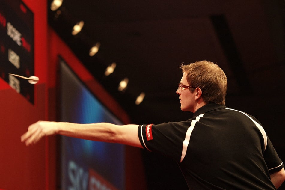 Mark Webster (heute 42) schaffte es während seiner aktiven Karriere bis in die Top zehn der PDC-Weltrangliste. (Archivfoto)