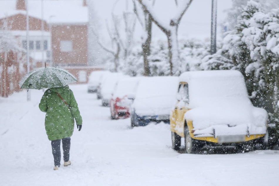 Seltene Bedingungen für die Bewohner Madrids: Schnee vor der Haustür.