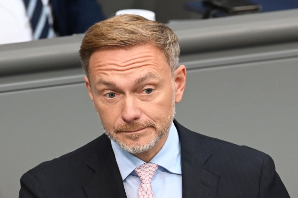 Um das Wirtschaftspapier von Christian Lindner (45) ist ein neuer Koalitionsstreit entbrannt.