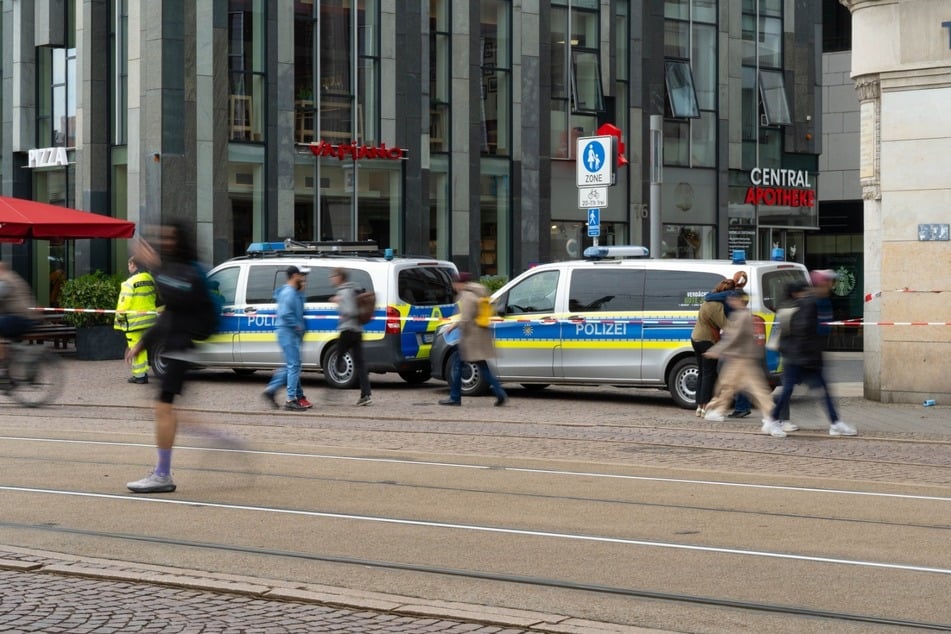 Der Ermittlungsrichter beim Amtsgericht Leipzig hat am Dienstag die einstweilige Unterbringung des 33-jährigen Mannes aus Leipzig in ein psychiatrisches Krankenhaus angeordnet.