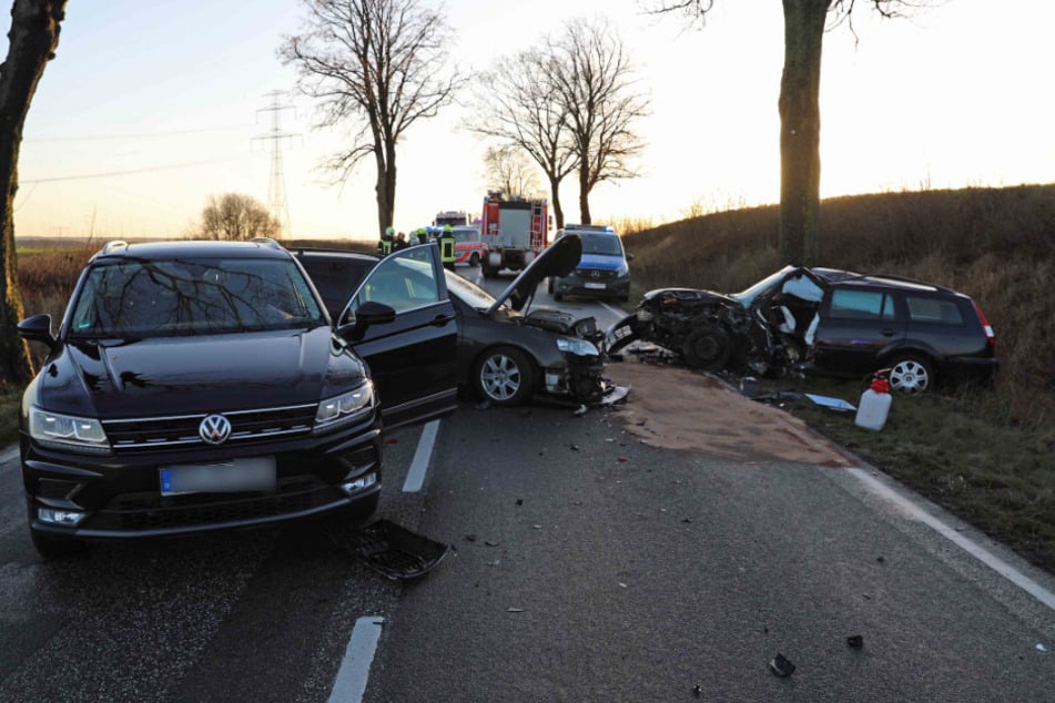 Alle drei Fahrer mussten ins Krankenhaus.