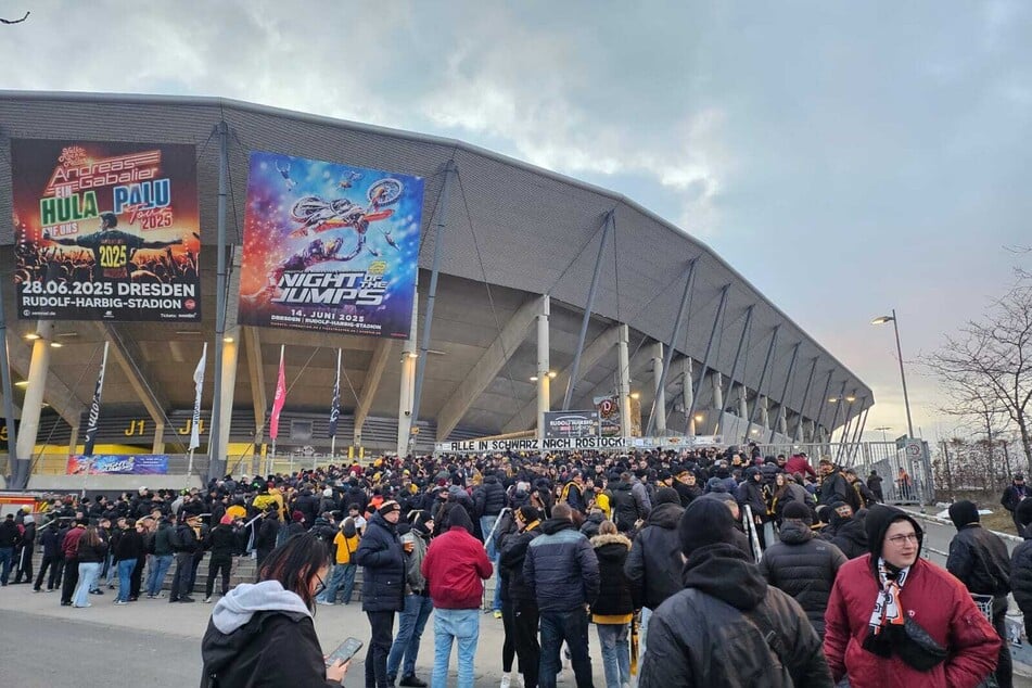 Einiges los vor dem heimischen K-Block.