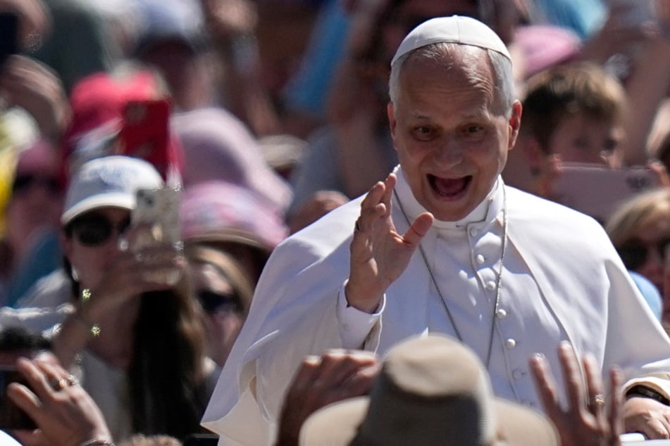 Mann will Papst die Hand schütteln, dann erleidet er Schwächeanfall