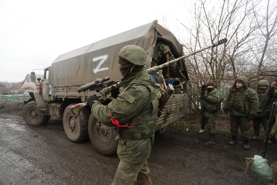 Im Krieg gegen die Ukraine hat Russland weitere Geländegewinne in der Ostukraine gemeldet.