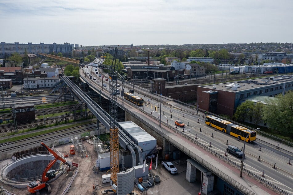 Die Nossener Brücke ist beschädigt (teils schon Tempo 30 deswegen!) und muss dringend saniert werden.