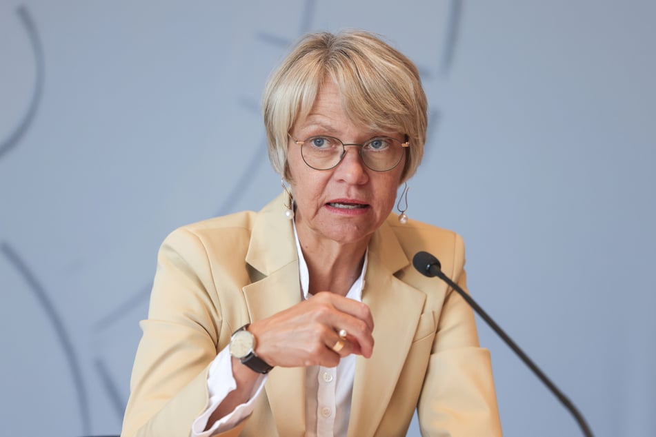 Dorothee Feller (59, CDU), Bildungsministerin in Nordrhein-Westfalen, möchte Schulen stärken und Lehrkräfte in Zukunft besser unterstützen. (Archivfoto)