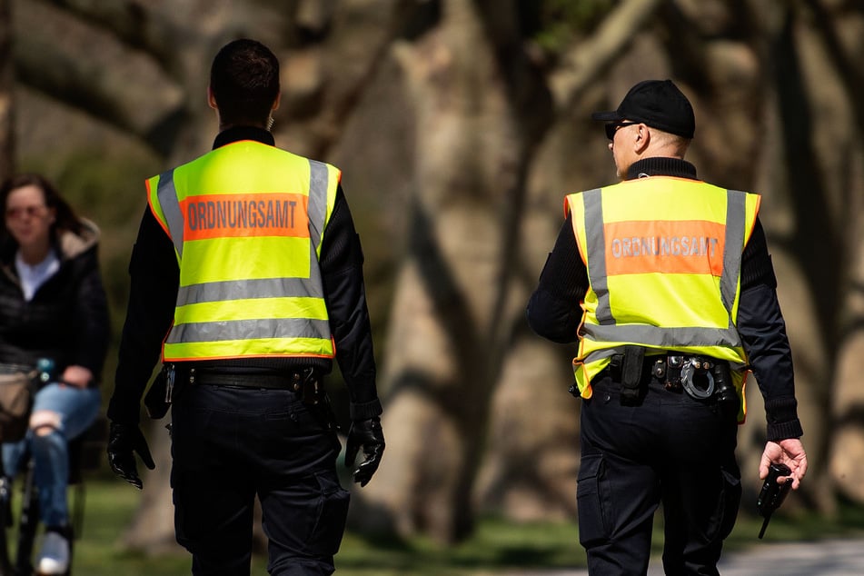 Köln: Versuchter Totschlag? Frau überschüttet Ordnungshüter mit Benzin und will ihn anzünden