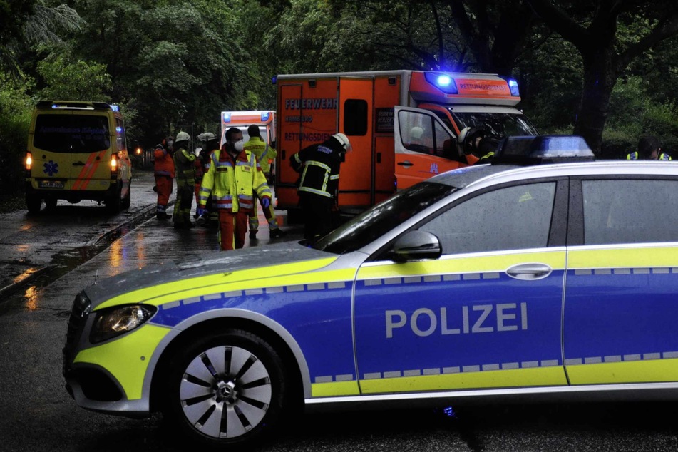 Die Polizei sperrte die Unfallstelle ab.