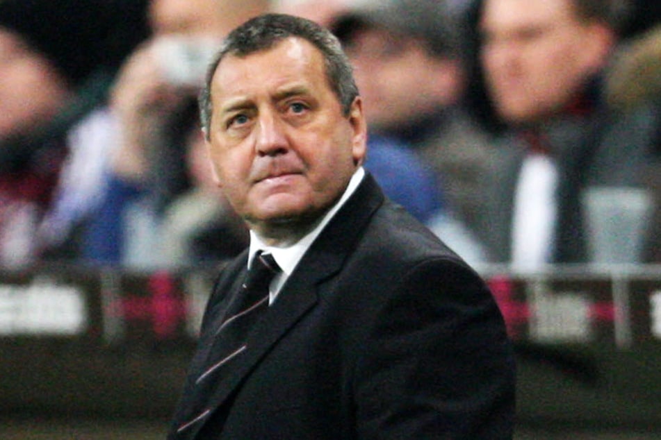 Jimmy Calderwood (†69) im Februar 2008 beim UEFA-Cup-Spiel gegen den FC Bayern in München. (Archivfoto)