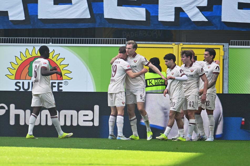 Vincent Vermeij feiert seinen Treffer zum 1:0.