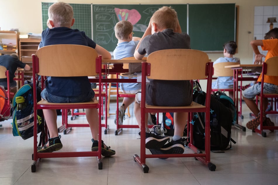 Grundschüler zu blöd für Mathe und Deutsch? NRW-SPD fordert Bildungskonferenz!