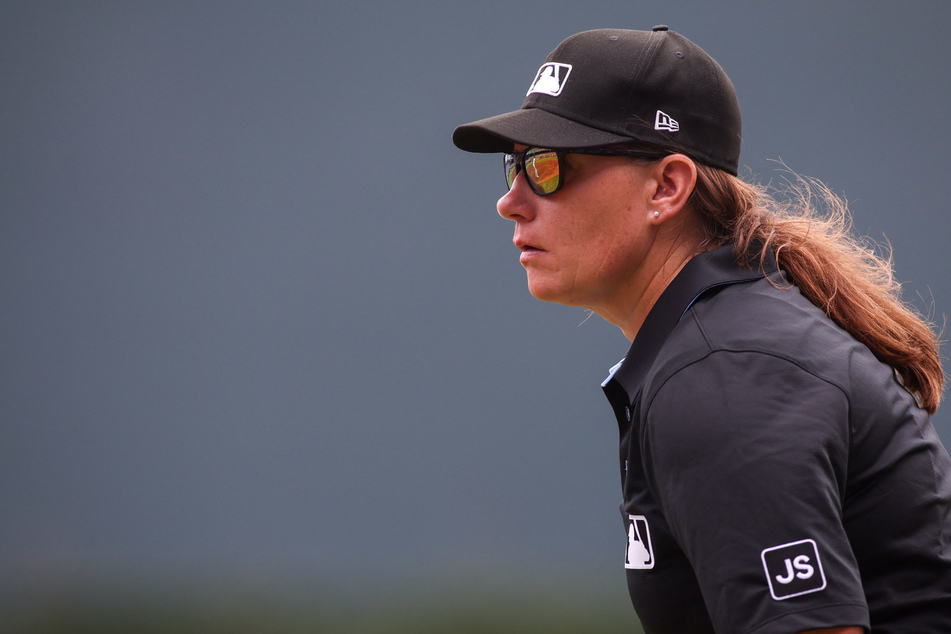Jen Pawol makes historic debut as the MLB's first female umpire!