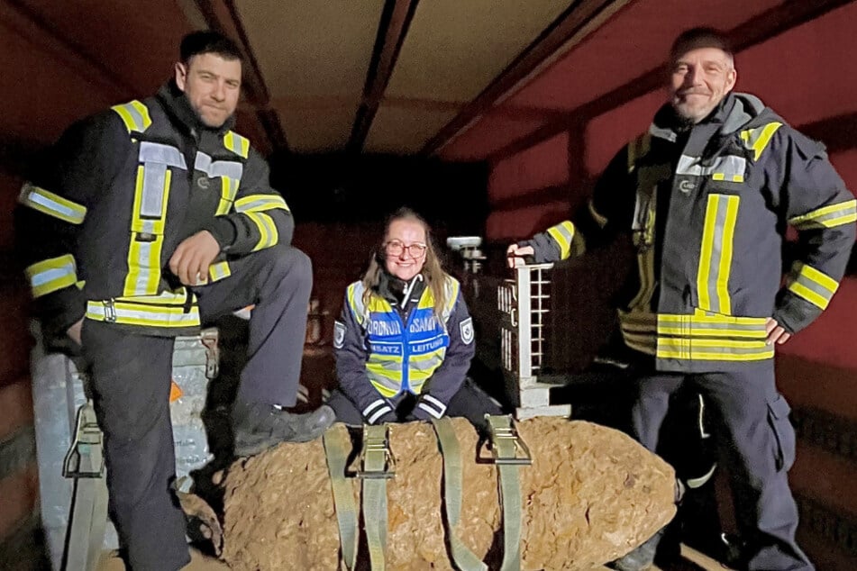 Kurz nach der Entschärfung durfte auch das obligatorische Foto vor dem Abtransport nicht fehlen.