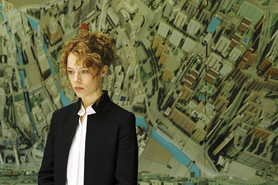 Undine (Paula Beer, 26) arbeitet als Stadtführerin.