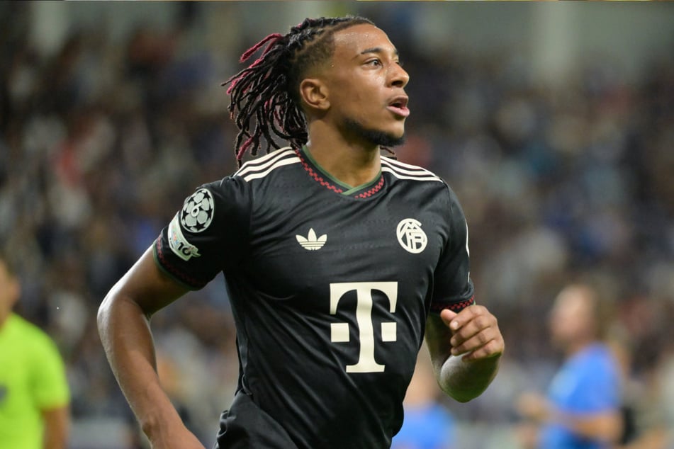 Muss sich die nächsten Jahre wohl nicht lange umsehen: Offensivstar Michael Olise (23) hat bei den Bayern noch einen Vertrag bis 2029 – ohne Ausstiegsklausel.