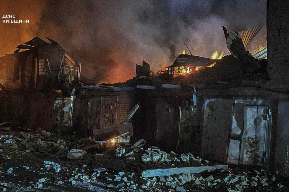 Nachdem Russland in der Nacht zum Freitag die Ukraine mit bis zu 550 Raketen und Drohnen beschoss, folgten in der vergangenen Nacht weitere Dutzende Kampfdrohnen.