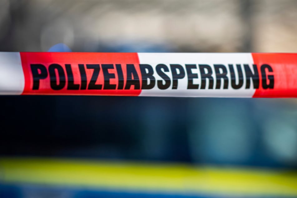 Polizei findet totes Paar in Schlafzimmer: Angehöriger schlug Alarm